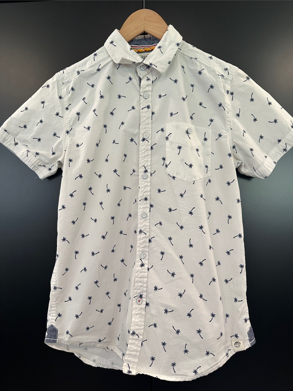 Free Planet Mens White Navy Palm Tree Print Short Sleeve Button Down Shirt Small
